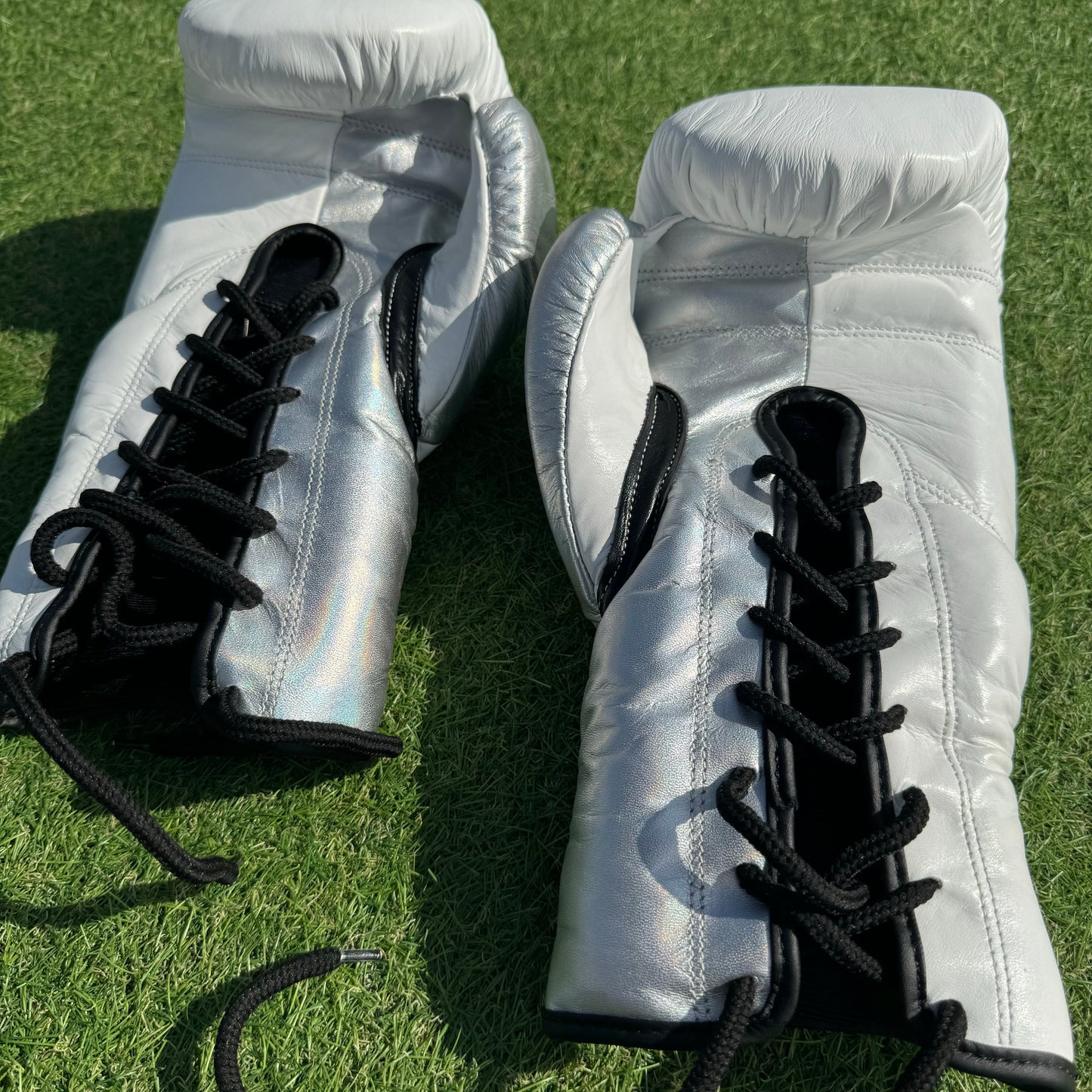 HOLO SILVER & WHITE | PRO ELITE GLOVES 100% LEATHER