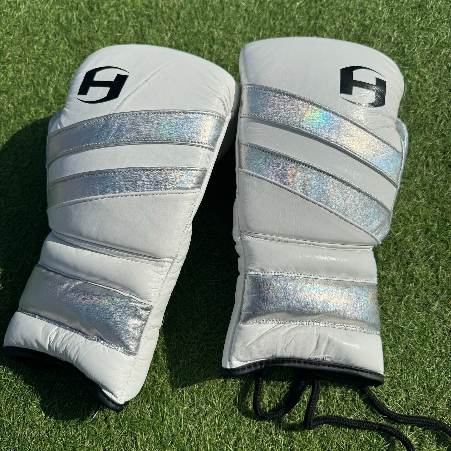 HOLO SILVER & WHITE | PRO ELITE GLOVES 100% LEATHER