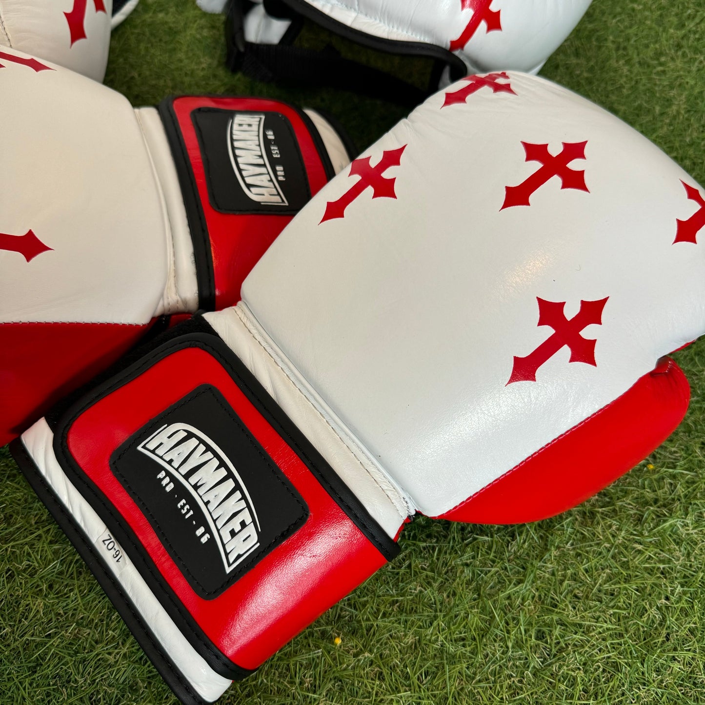 HM CRUCIFIX RED & WHITE | PRO ELITE GLOVES 100% LEATHER