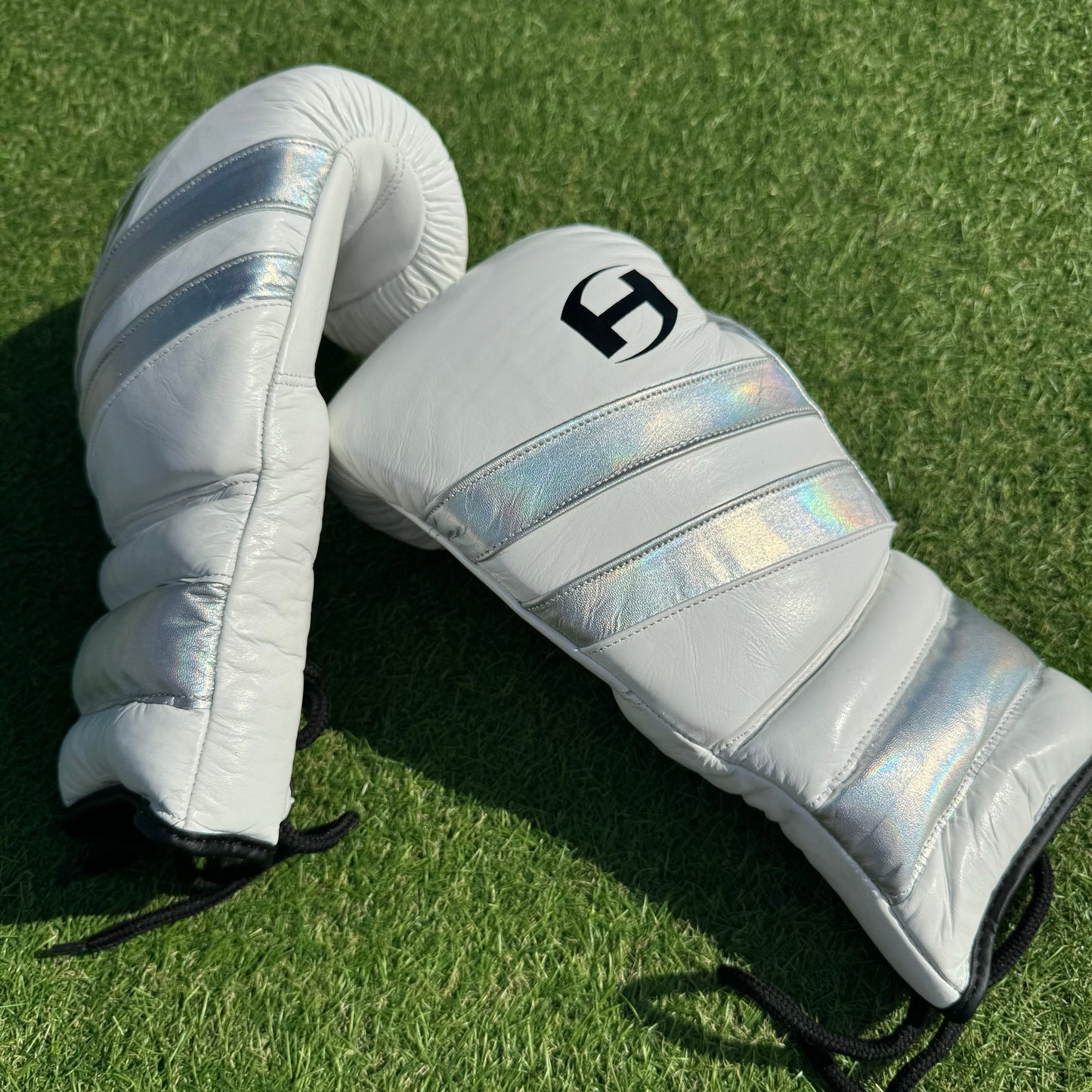 HOLO SILVER & WHITE | PRO ELITE GLOVES 100% LEATHER