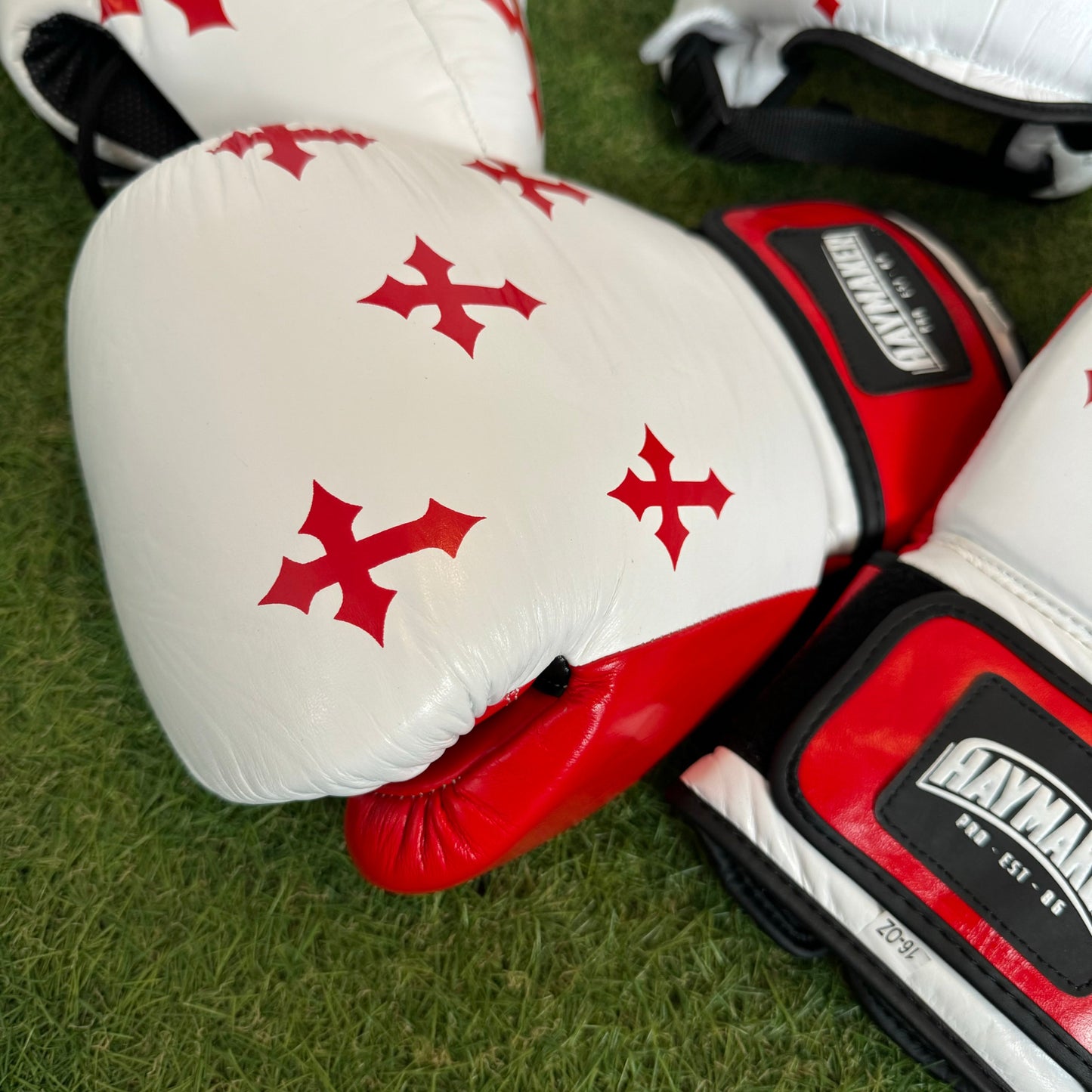 HM CRUCIFIX RED & WHITE | PRO ELITE GLOVES 100% LEATHER