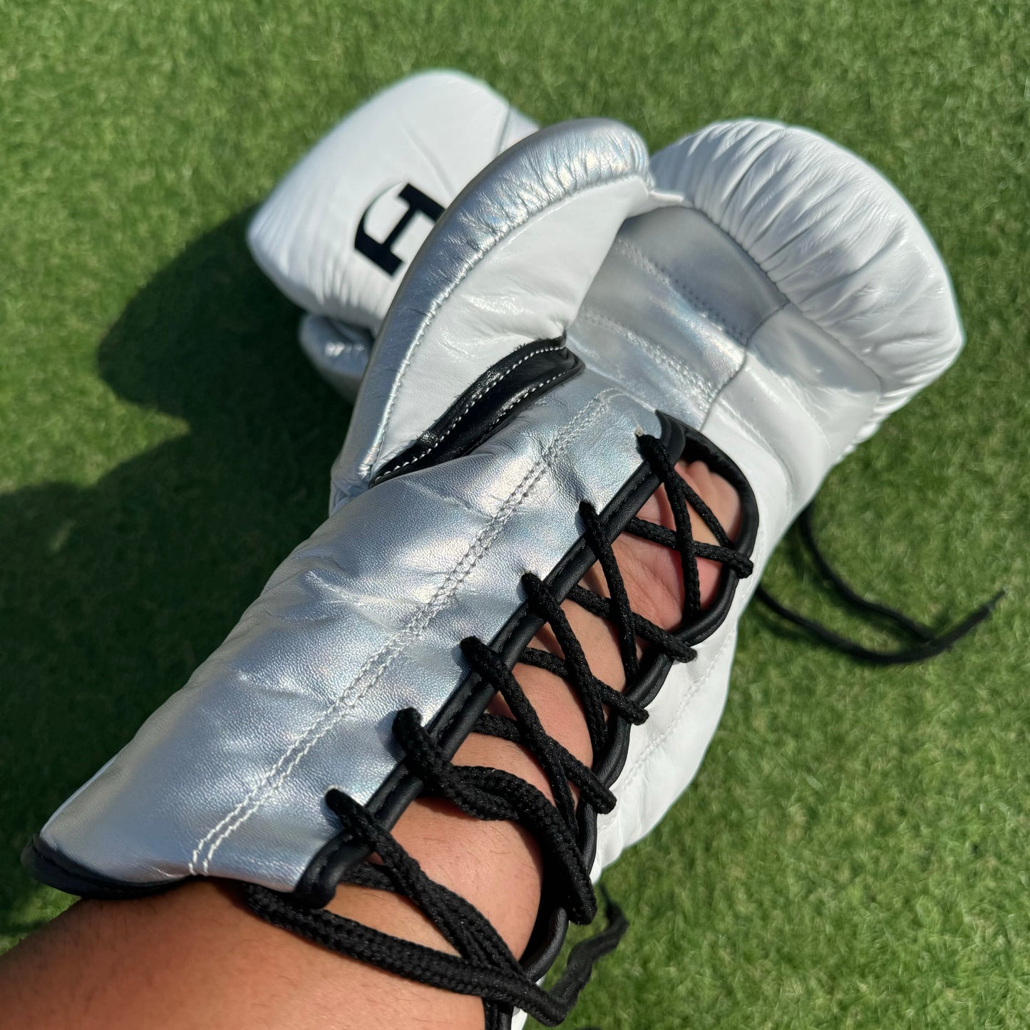 HOLO SILVER & WHITE | PRO ELITE GLOVES 100% LEATHER