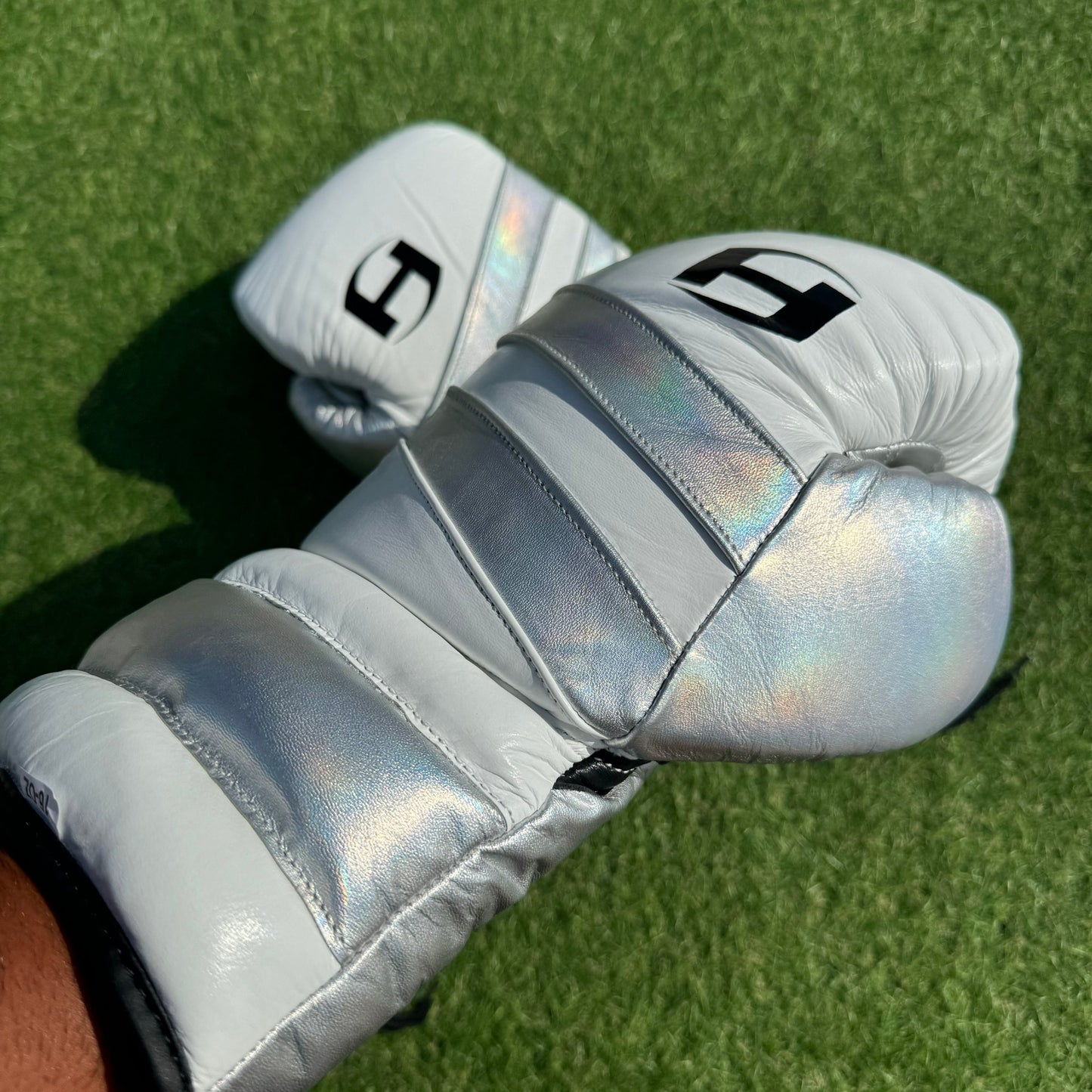 HOLO SILVER & WHITE | PRO ELITE GLOVES 100% LEATHER