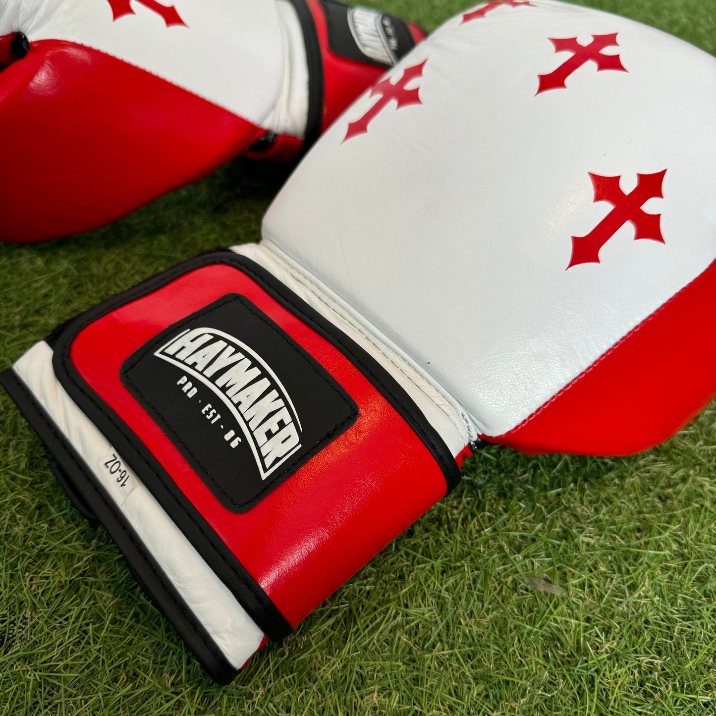 HM CRUCIFIX RED & WHITE | PRO ELITE GLOVES 100% LEATHER
